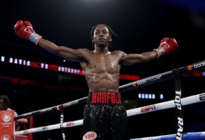 Keyshawn Davis TKO Jamaine Ortiz